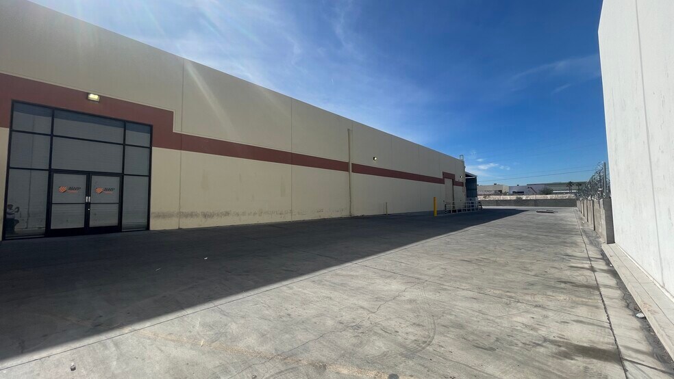More Photos Of 5035 Schuster St, Las Vegas Distribution For Sale
