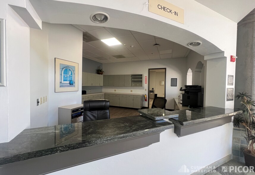 More Photos Of 2260 W Orange Grove Rd, Tucson Medical For Lease