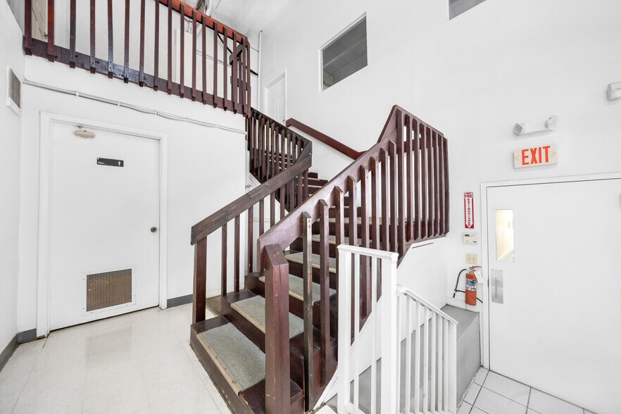 More Photos Of 8127 NW 29th St, Miami Warehouse For Sale