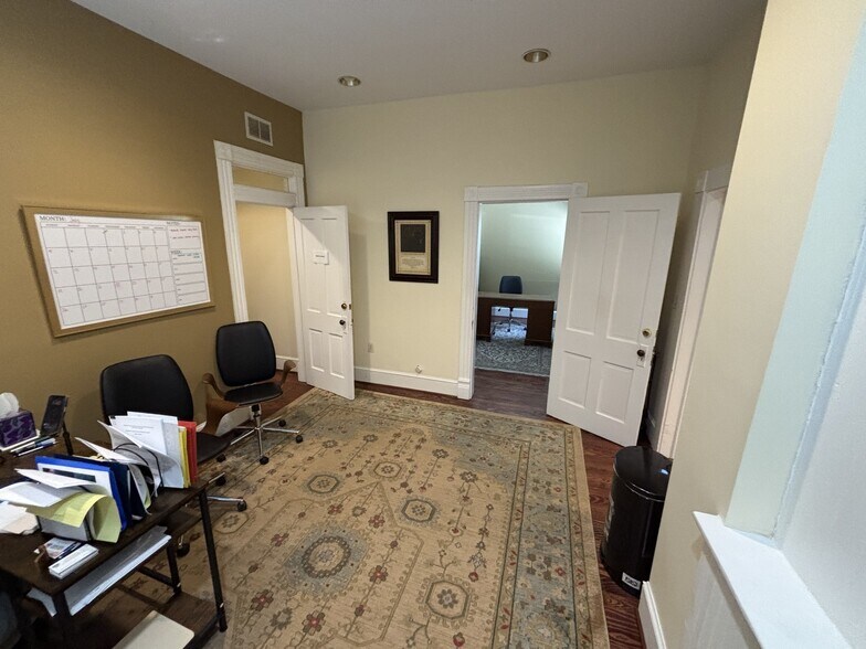 More Photos Of 9117 Church St, Manassas Office For Lease