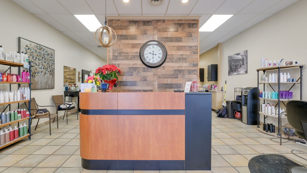 More Photos Of 42 S York Rd, Hatboro Storefront For Sale