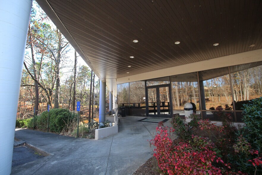 More Photos Of 330 Research Ct, Peachtree Corners Loft Creative Space For Sale