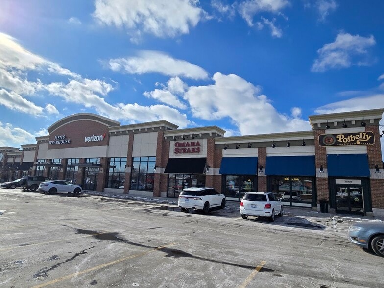 More Photos Of 31901-31991 Woodward Ave, Royal Oak Unknown For Lease