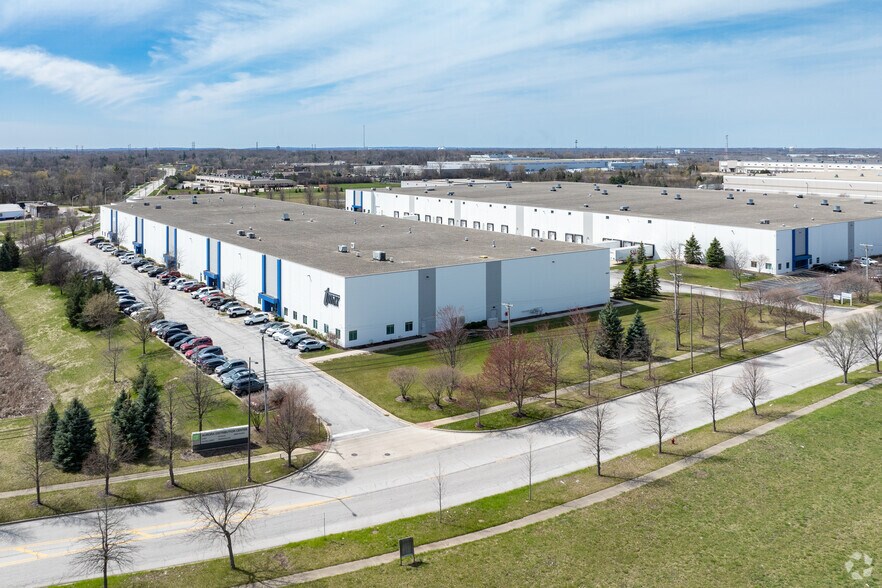 More Photos Of 1207 Bilter Rd, Aurora Distribution For Lease