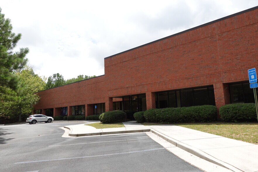 Primary Photo Of 1475-1493 Trae Ln, Lithia Springs Warehouse For Lease