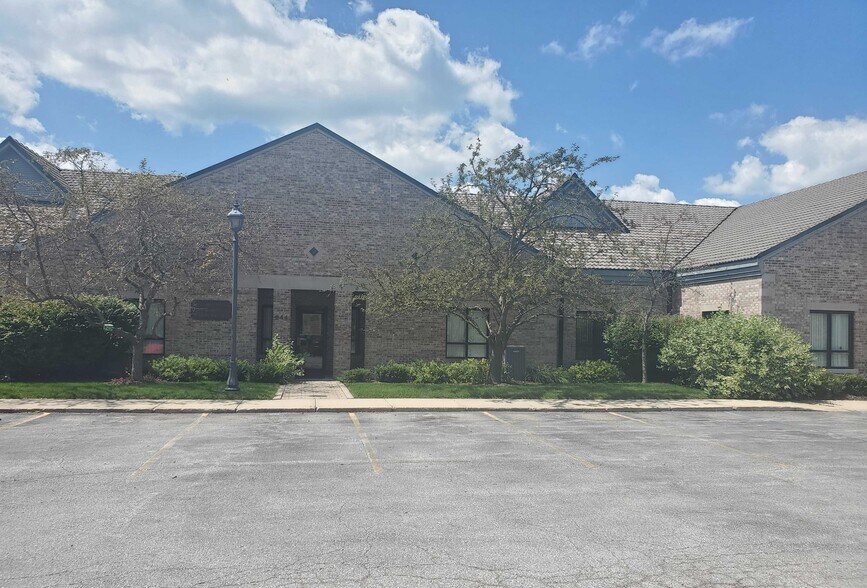 More Photos Of 200-290 E 90th Dr, Merrillville Medical For Lease