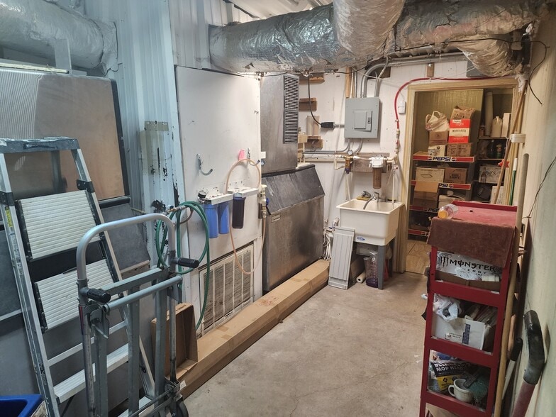 More Photos Of 9618 FM 1462 Rd, Alvin Convenience Store For Sale