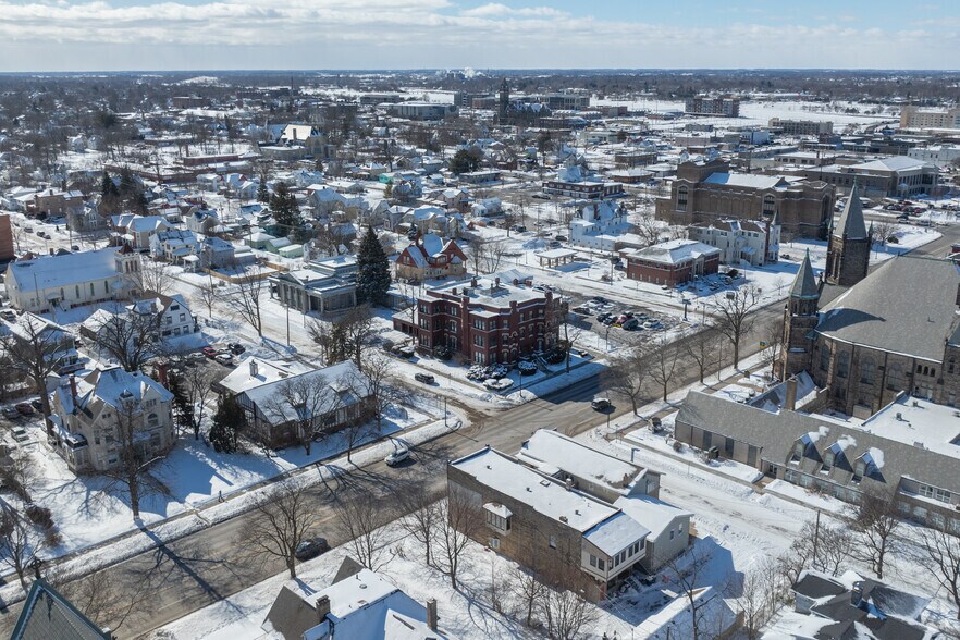 More Photos Of 814 Center Ave, Bay City Apartments For Sale