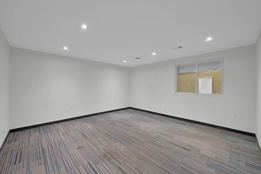 More Photos Of 12001 Fm 3083 Rd, Conroe Warehouse For Sale