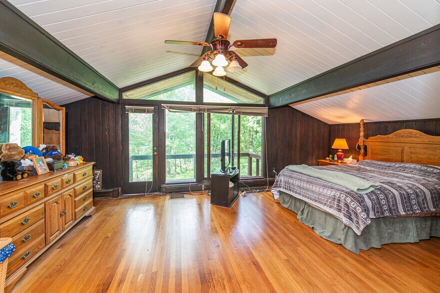 More Photos Of 40 Brighton Rd, Andover Specialty For Sale