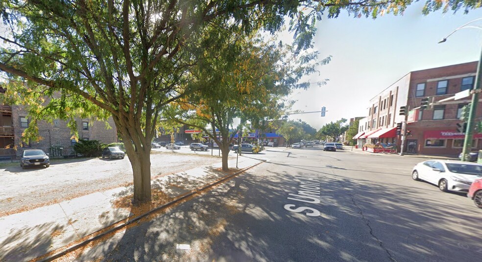 More Photos Of 654 W 31st St, Chicago Freestanding For Sale