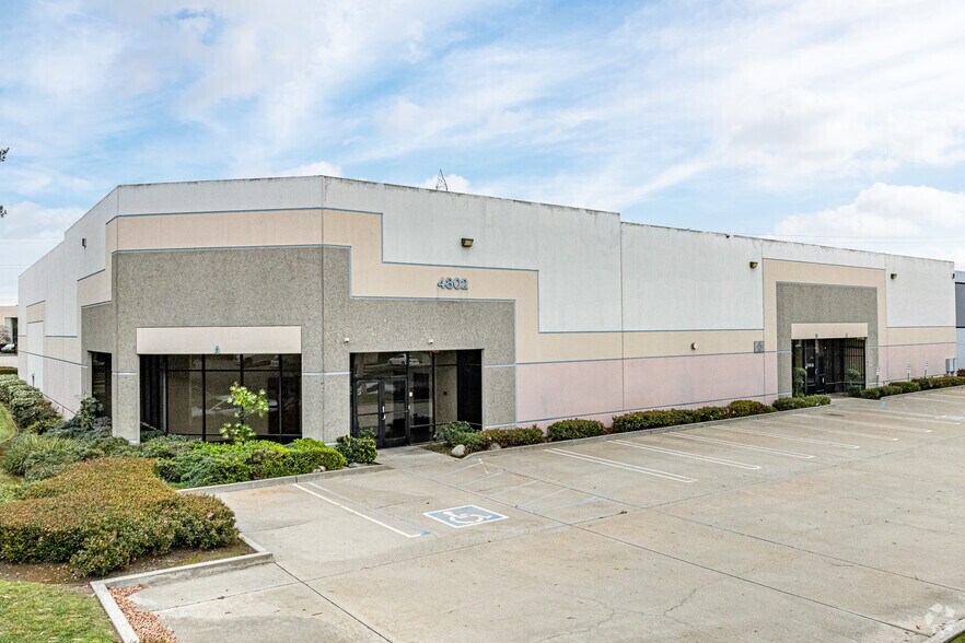 More Photos Of 4802 Littlejohn St, Baldwin Park Warehouse For Lease