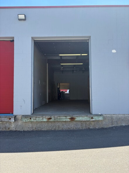 More Photos Of 2413 Stevenage Dr, Ottawa Unknown For Lease