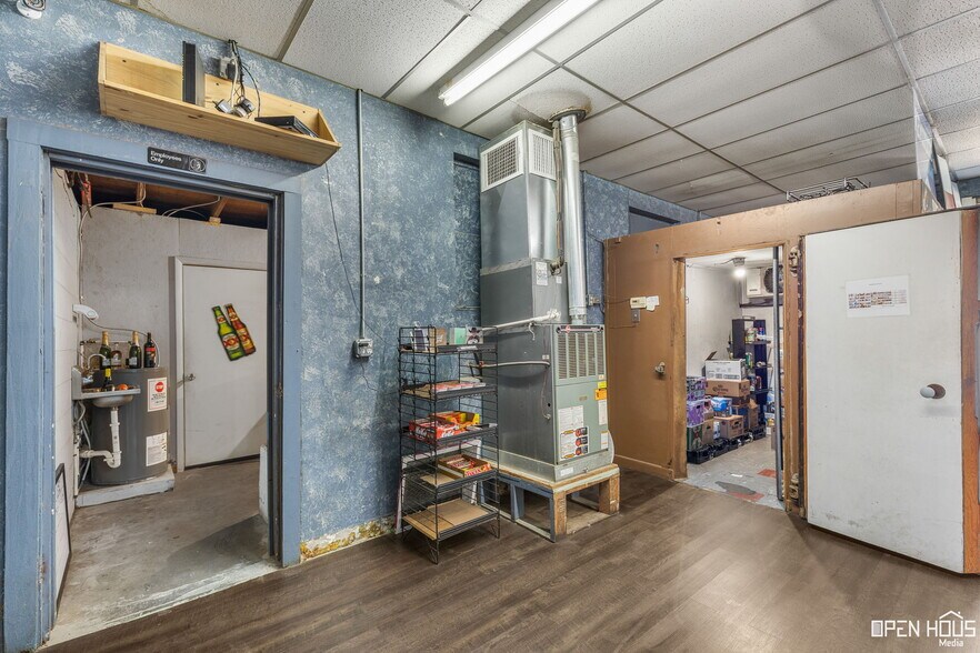 More Photos Of 18847 US-281, Windthorst Storefront Retail Office For Sale