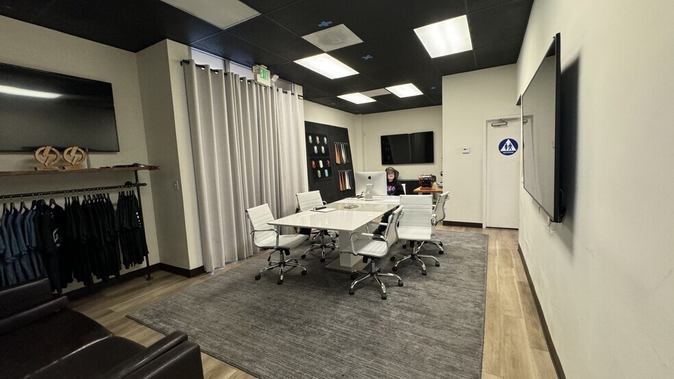 More Photos Of 1535 Rosecrans Ave, Gardena Warehouse For Lease