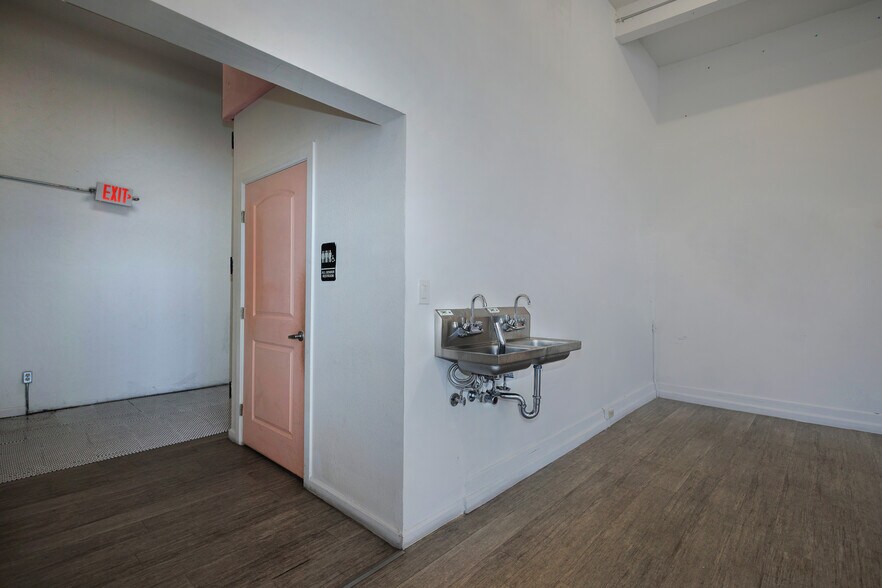 More Photos Of 3049-3075 24th St, San Francisco Apartments For Lease