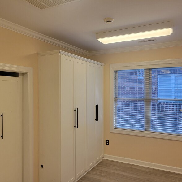 More Photos Of 5640 Six Forks Rd, Raleigh Office For Sale