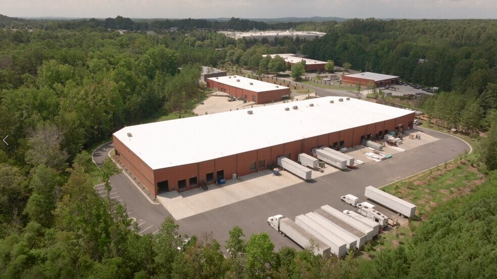 More Photos Of 5750 Commerce Blvd, Alpharetta Warehouse For Lease