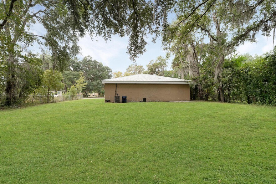 More Photos Of 323 M L King, Macclenny Religious Facility For Sale