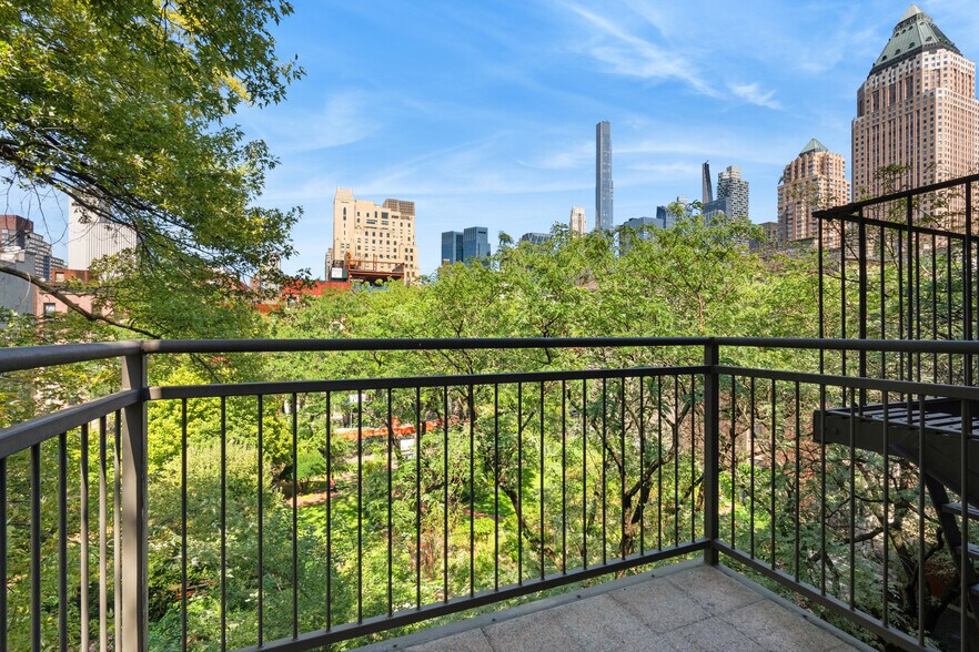 More Photos Of 4 W 90th St, New York Apartments For Sale
