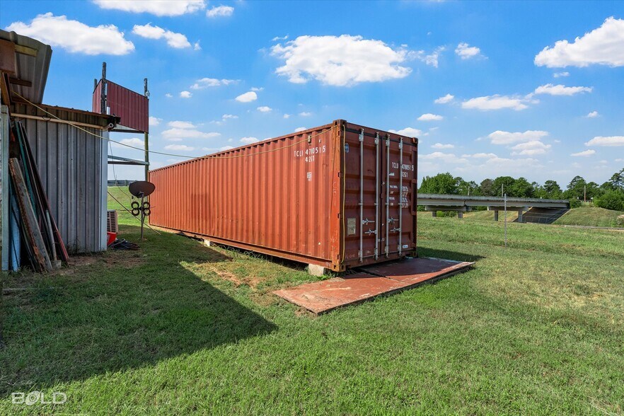 More Photos Of 7318 Ida State Line rd, Ida Bar For Sale