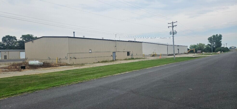More Photos Of N7160 Raceway Rd, Beaver Dam Flex For Sale