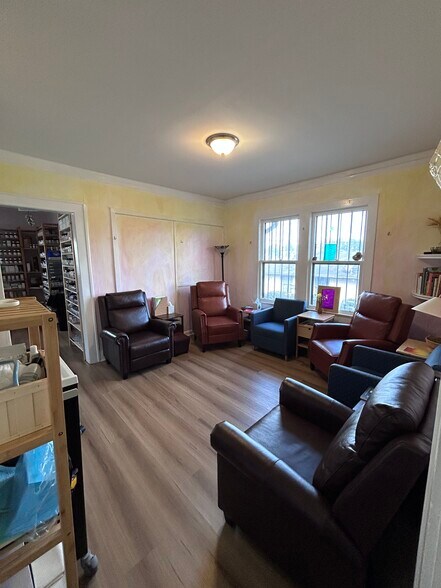 More Photos Of 135 Maple St, Avondale Estates Office For Lease