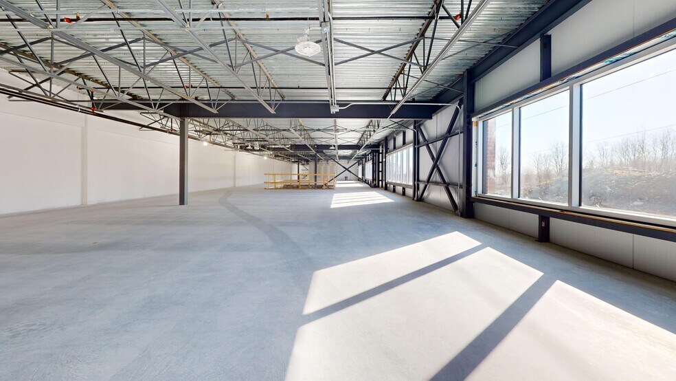 More Photos Of 100 Blvd Jean-Baptiste-Rolland O, Saint-jerome Unknown For Lease