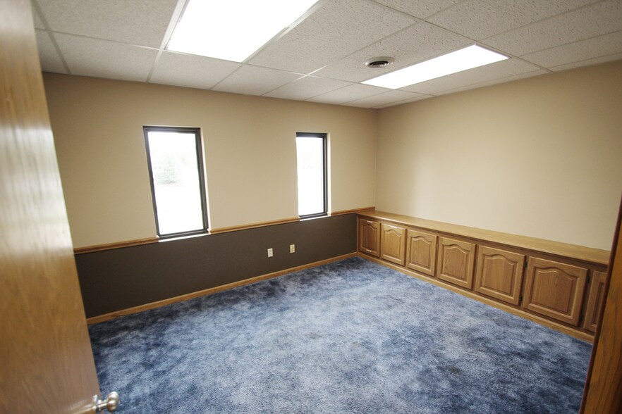More Photos Of 223 N Main St, Rittman Office For Lease