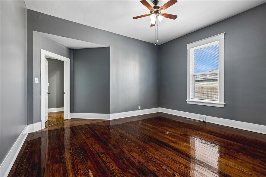 More Photos Of 2151 Monroe Ave, Memphis Office Residential For Sale