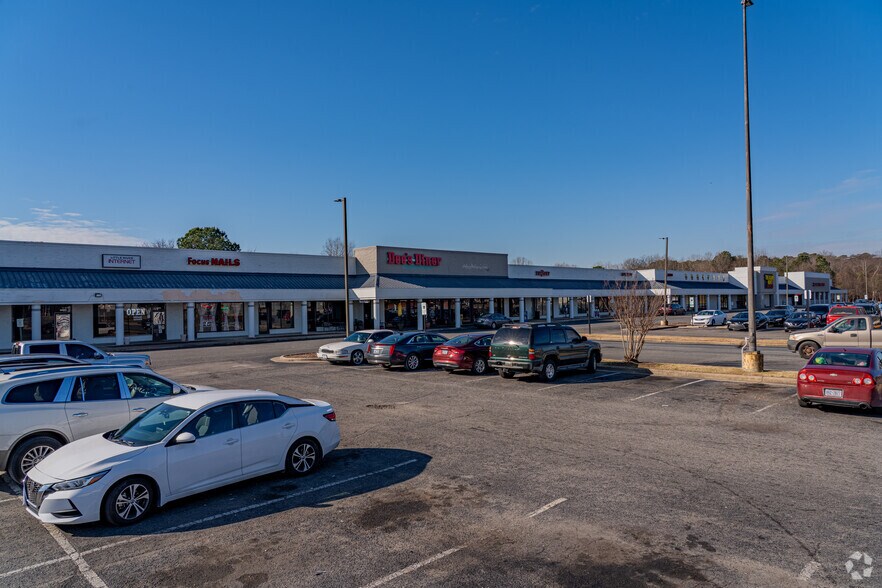 More Photos Of 1308-1320 W Grantham St, Goldsboro General Retail For Sale