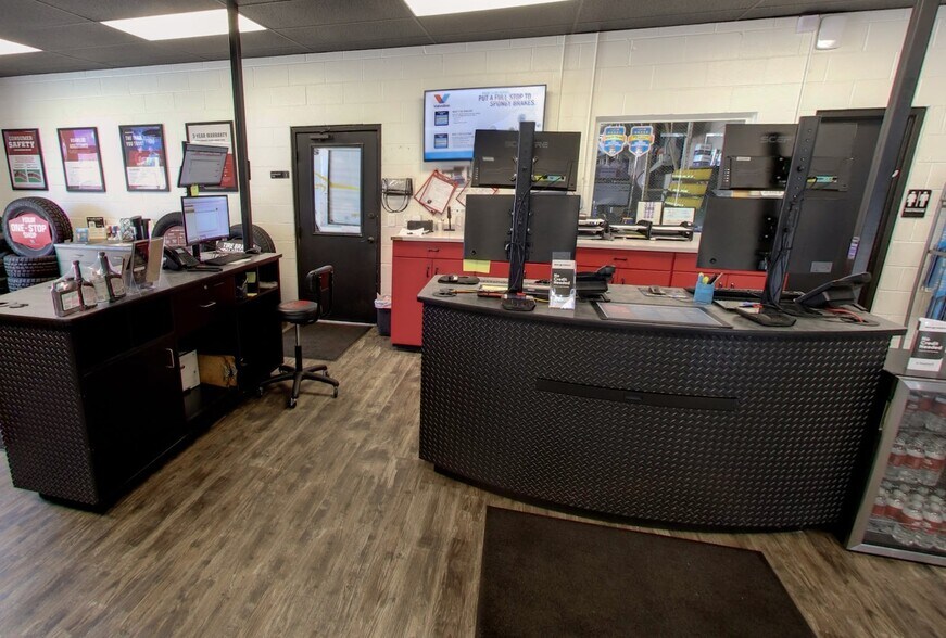 More Photos Of 3806-3820 E Pikes Peak Ave, Colorado Springs Freestanding For Sale