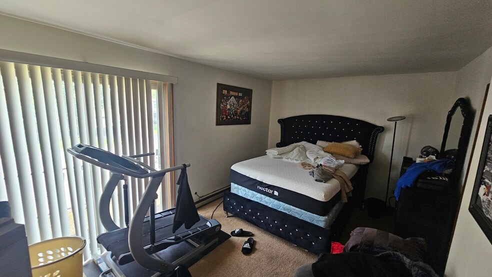 More Photos Of 18707 Burnham Ave, Lansing Office Residential For Sale
