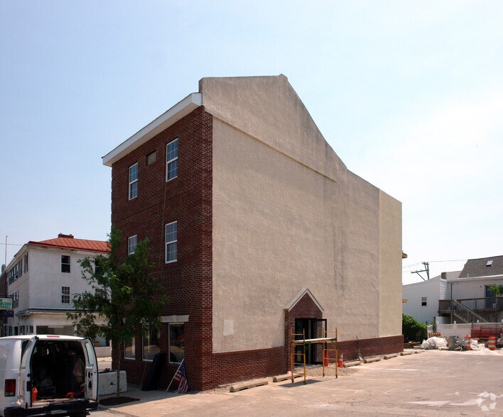 More Photos Of 201 Dekalb St, Bridgeport Freestanding For Lease