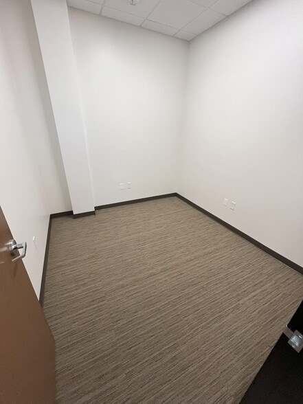 More Photos Of 1360 N Bullard Ave, Goodyear Office For Lease