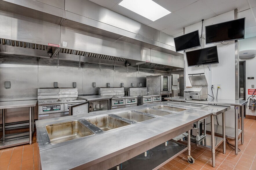 More Photos Of 2470 Gum Branch Rd, Jacksonville Restaurant For Sale