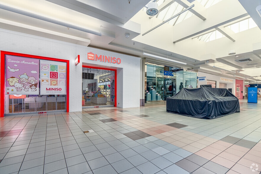 More Photos Of 2031 S Mooney Blvd, Visalia Unknown For Lease