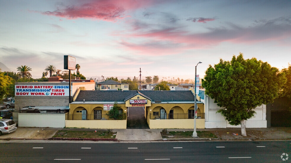 Primary Photo Of 5062 W Washington Blvd, Los Angeles Hotel For Sale