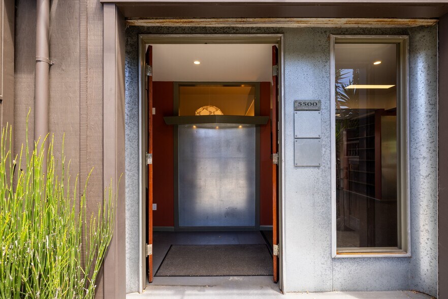 More Photos Of 5500 Doyle St, Emeryville Office For Sale
