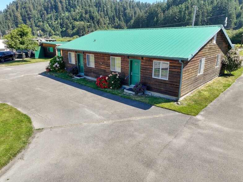 More Photos Of 17581 US Highway 101 N, Klamath Trailer Camper Park For Sale