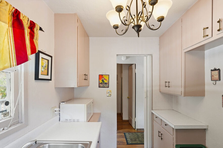 More Photos Of 568 Forest Shade Rd, Crestline Office For Sale