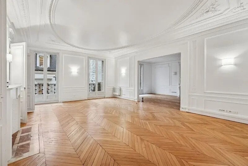More Photos Of 30 Rue De Miromesnil, Paris Office For Sale