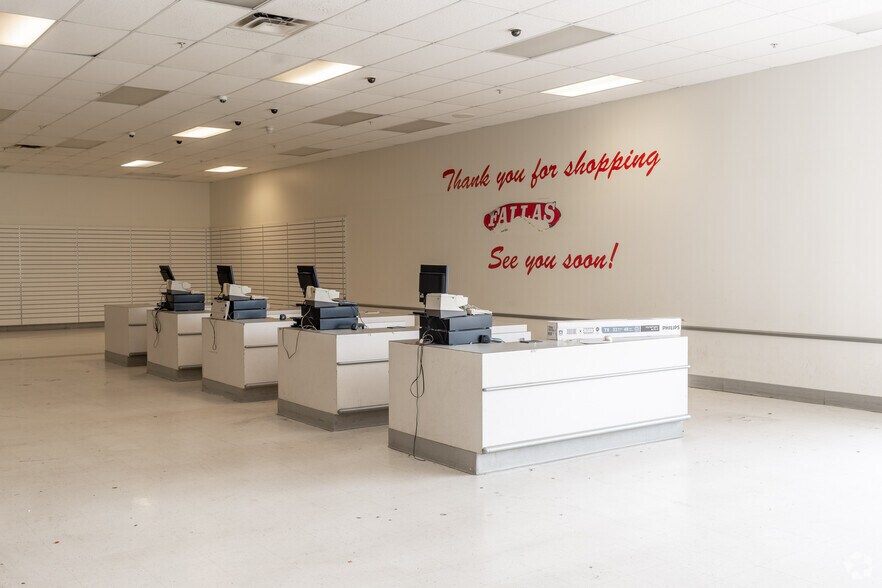 More Photos Of 8301-8349 Indianapolis Blvd, Highland Unknown For Lease