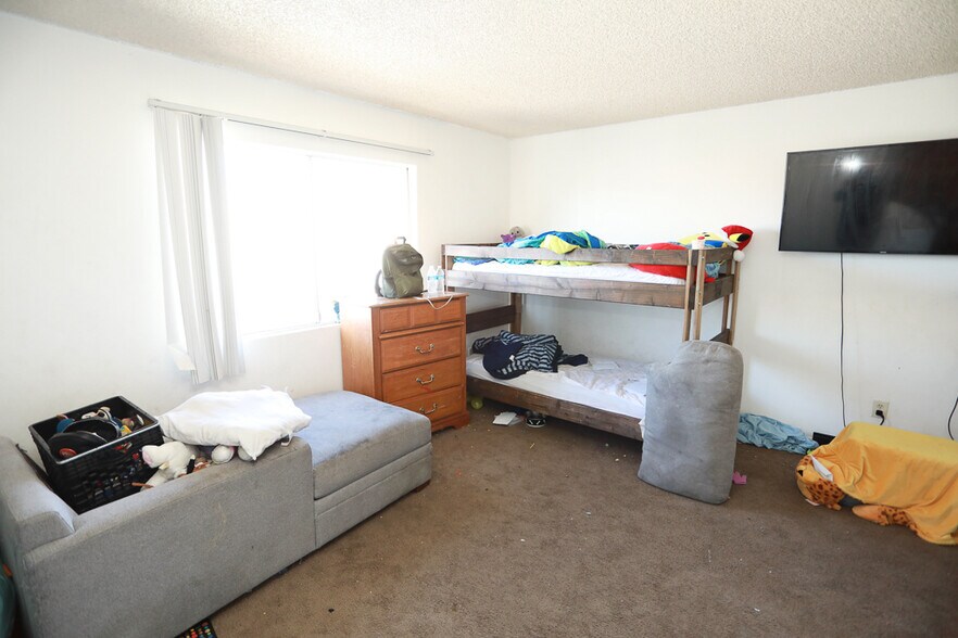 More Photos Of 241 W Philadelphia Ave, Las Vegas Apartments For Sale