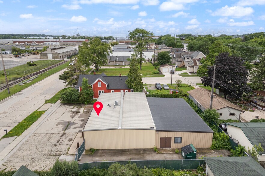 More Photos Of 1138 State St, Green Bay Warehouse For Sale