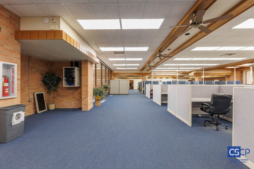 More Photos Of 855 W Ash Ave, Duncan Office For Sale