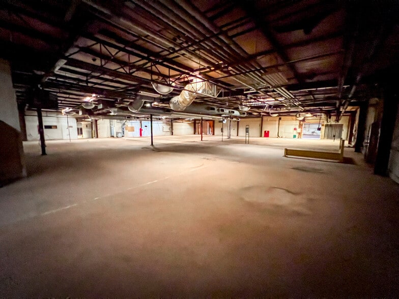 More Photos Of 1409 E Highway 350, Big Spring Industrial For Sale