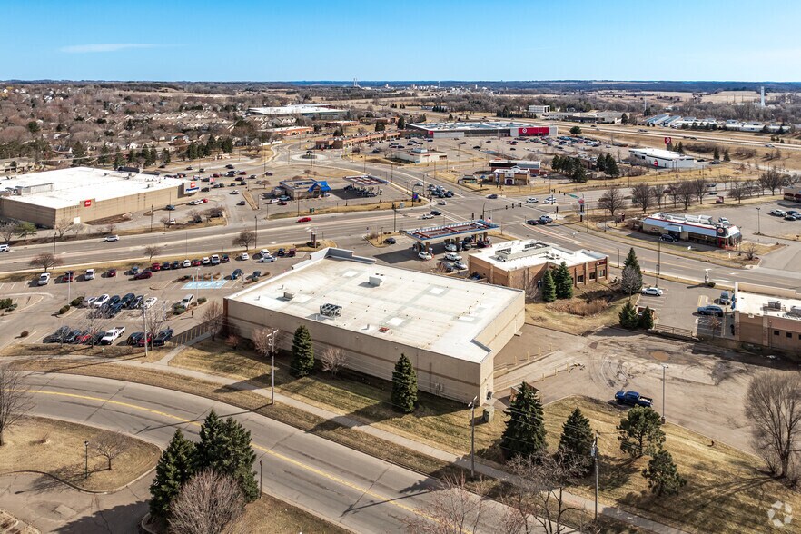 More Photos Of 9010 Jamaica Ave S, Cottage Grove Supermarket For Sale