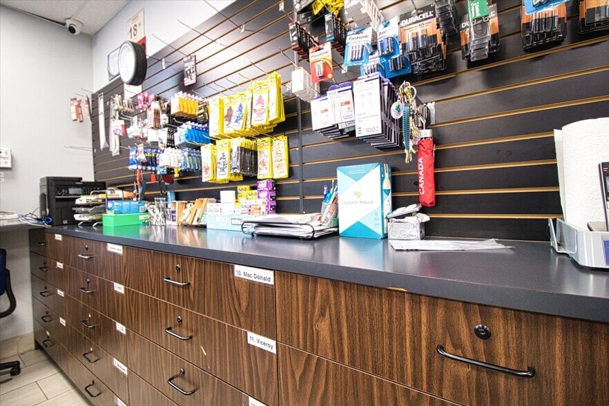 More Photos Of 410 Queen St, Chatham Service Station For Sale