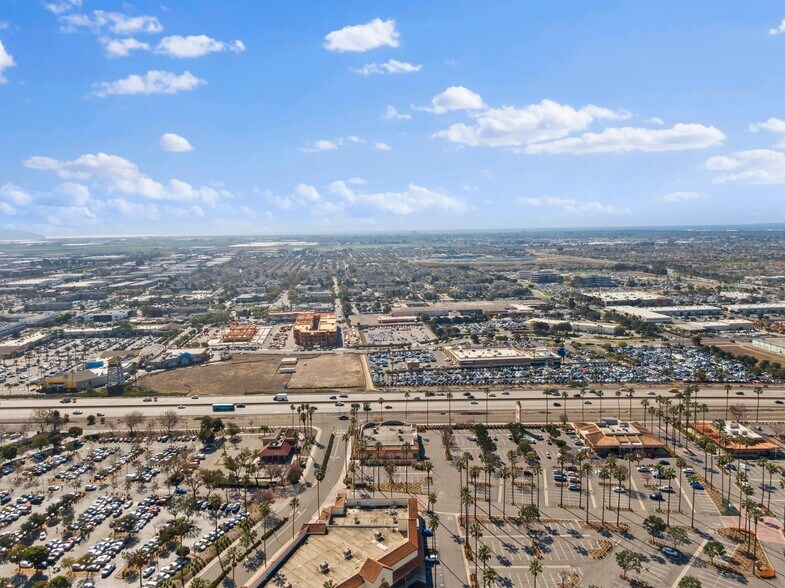 More Photos Of 2801 Paseo Mercado, Oxnard Freestanding For Sale